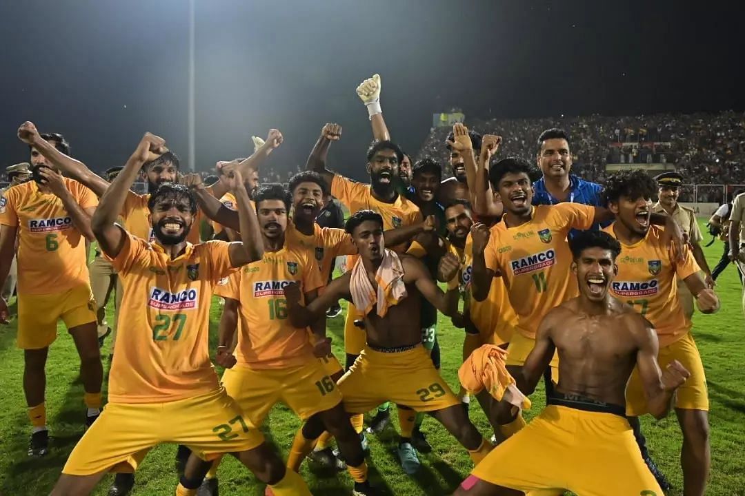 केरल ने 2017-18 सीजन में भी बंगाल को हराकर ही संतोष ट्रॉफी जीती थी।