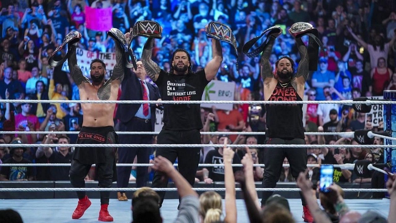 WWE SmackDown सुपरस्टार्स रोमन रेंस, द उसोज और पॉल हेमन
