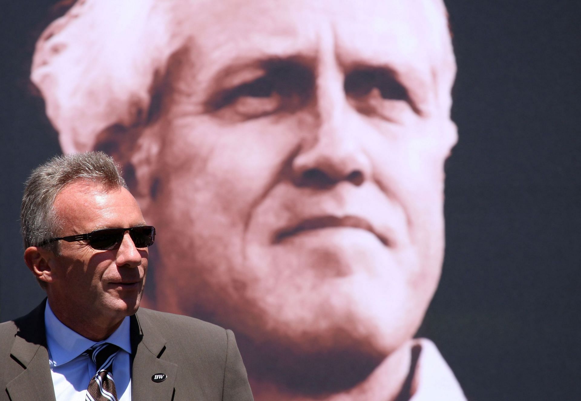 Joe Montana speaks at the Bill Walsh Public Memorial Service