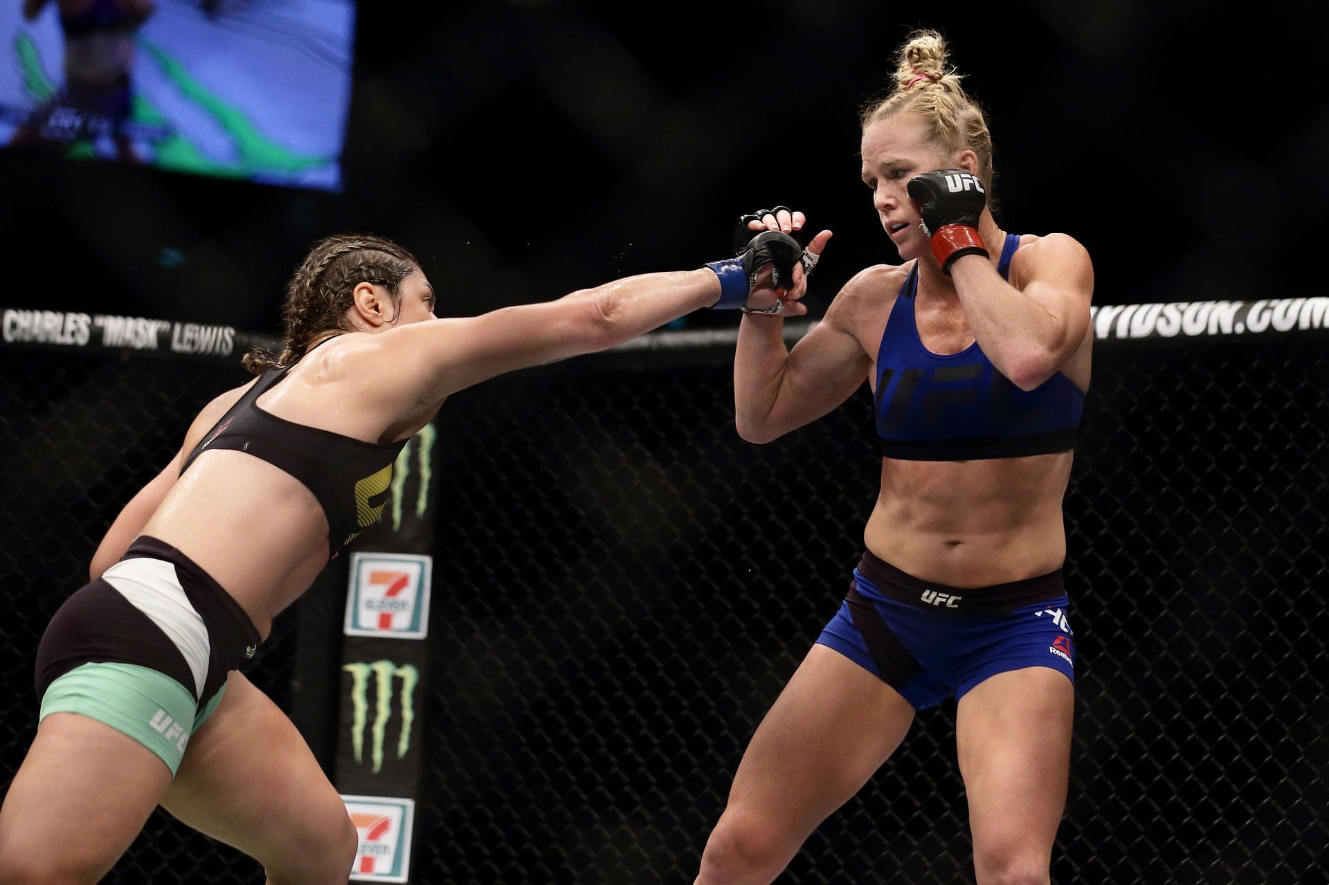 UFC Singapore Fight Night: Holm avoiding strikes