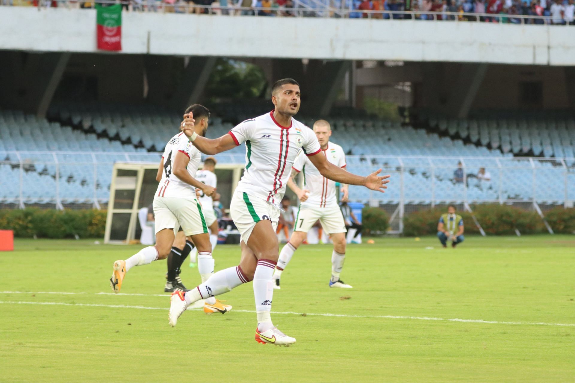 ATKMB defender Pritam Kotal celebrating after scoring against Gokulam Kerala FC. (Image Courtesy: Twitter/atkmohunbaganfc)