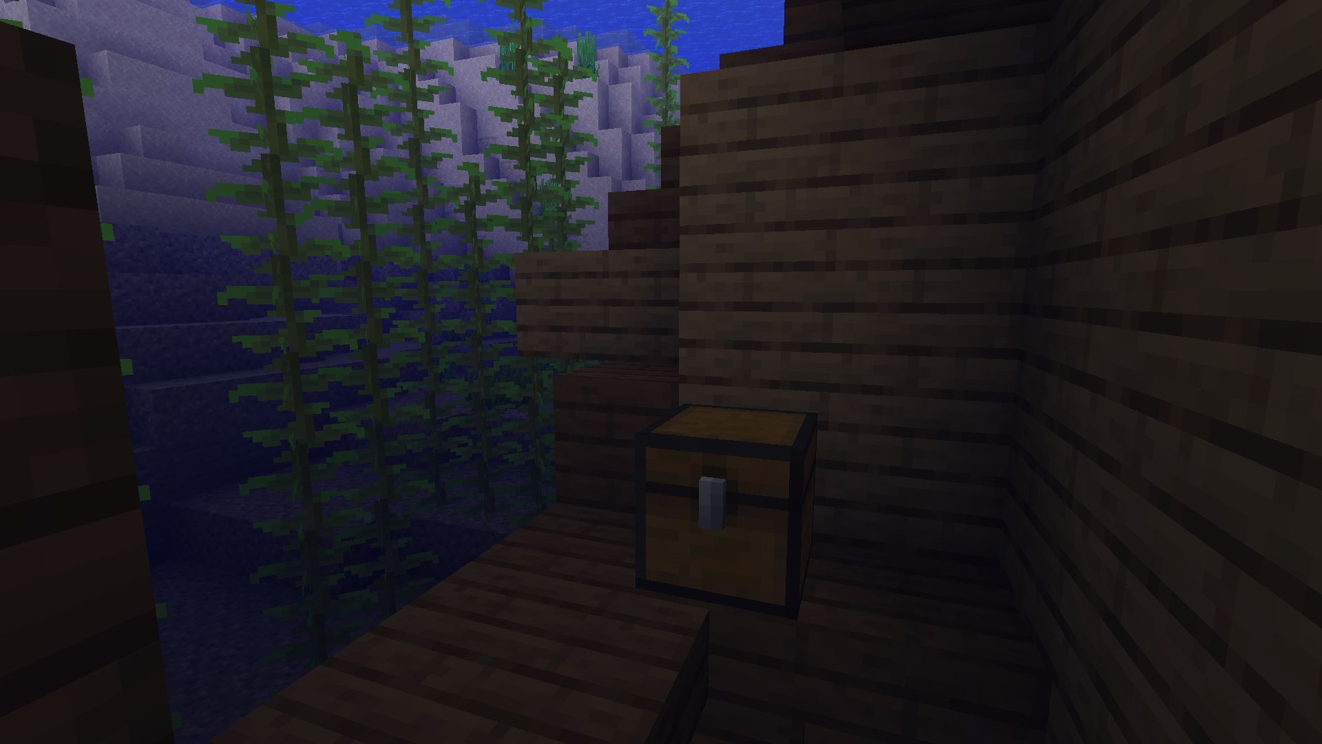 Shipwreck chest has a buried treasure map (Image via Minecraft 1.18)