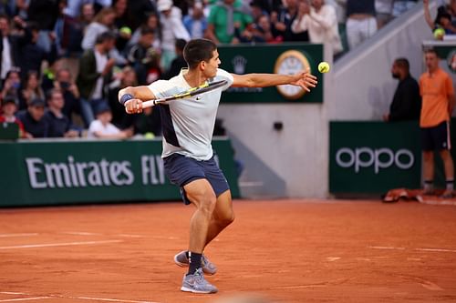 Carlos Alcaraz celebrates his win at the 2022 French Open.