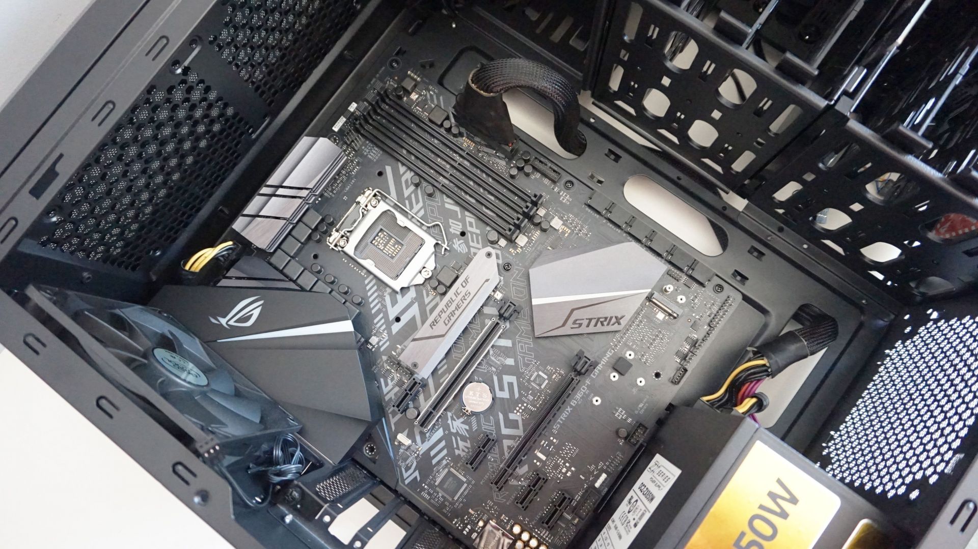 ASUS motherboard (Image via ASUS)