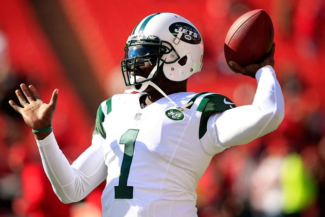 WATCH: Michael Vick shows off monster arm, throws the football out of the stadium