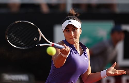 Andreescu strikes the ball at the Internazionali BNL D'Italia 2022