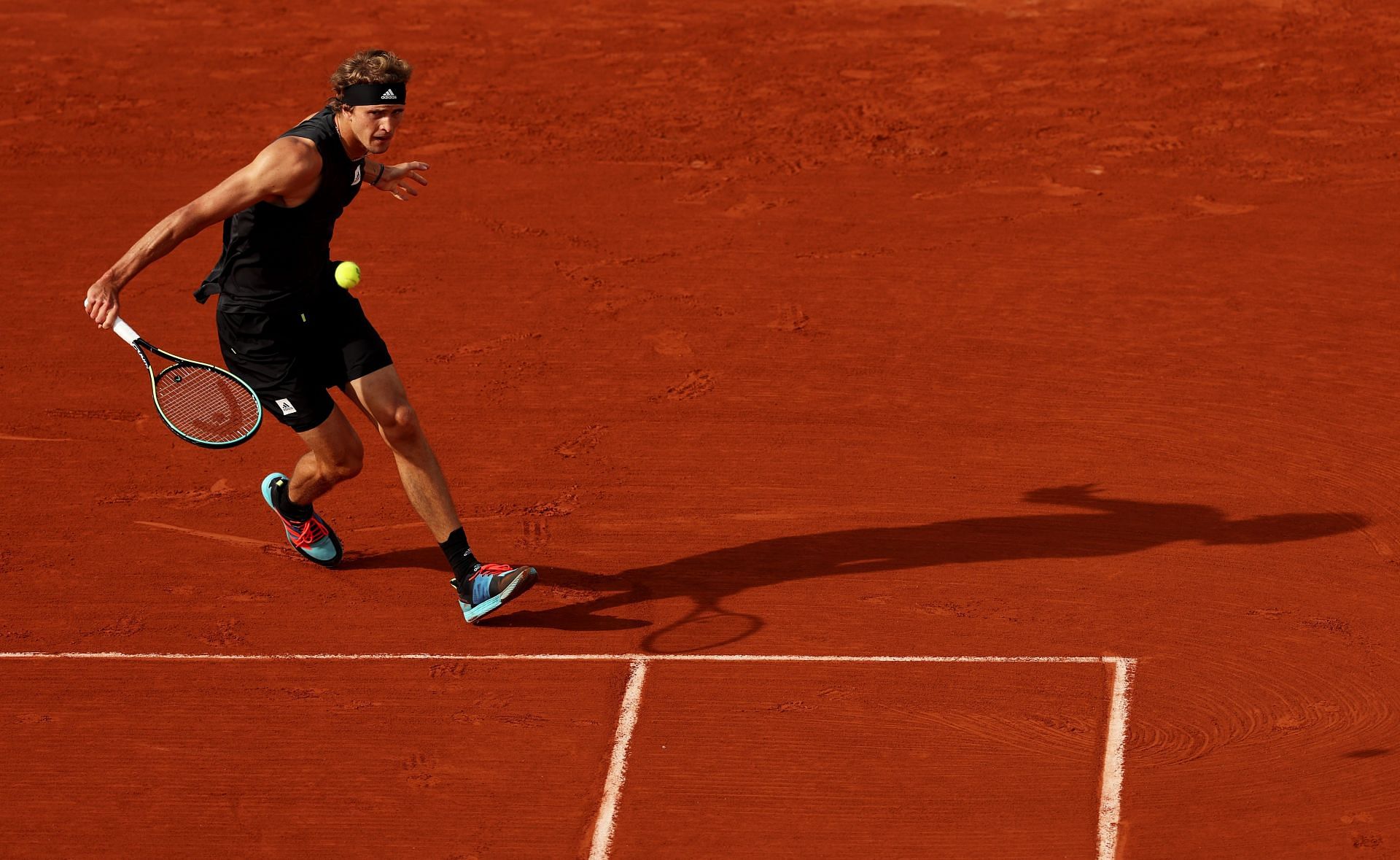 Alexander Zverev in action at the 2022 French Open - Day One