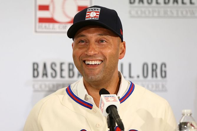 MLB Rewind: Derek Jeter dislocates shoulder in a freak collision with Toronto Blue Jays catcher
