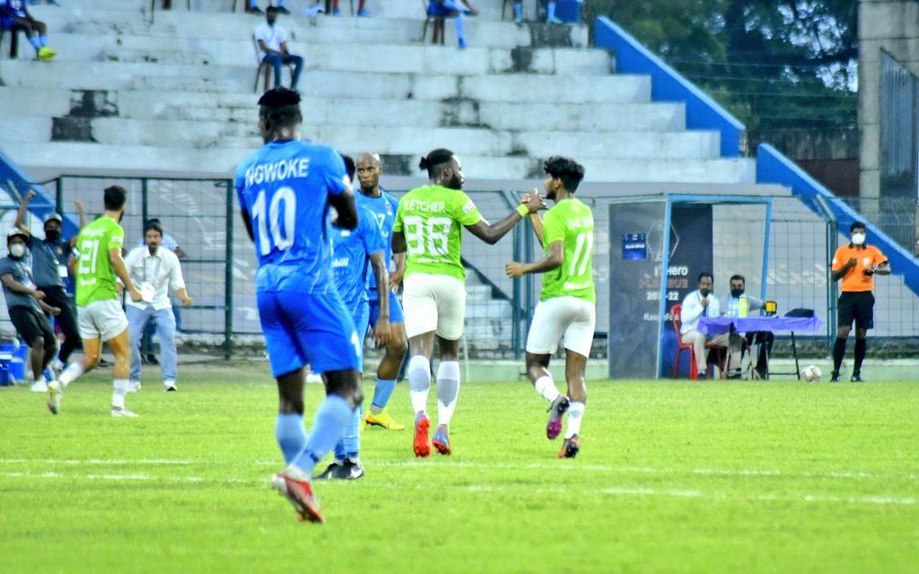 Jourdaine Fletcher equalized for Gokulam Kerala FC against Churchill Brothers SC. (Image Courtesy: Twitter/ILeagueOfficial)