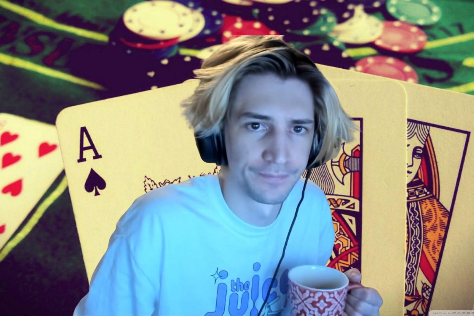 xQc has returned to gambling streams and responded to complaints from his community (Image via Sportskeeda)