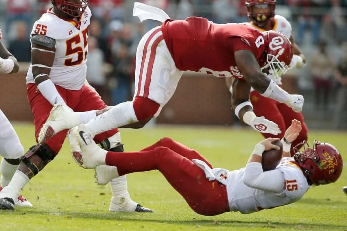 Perrion Winfrey in action for Oklahoma
