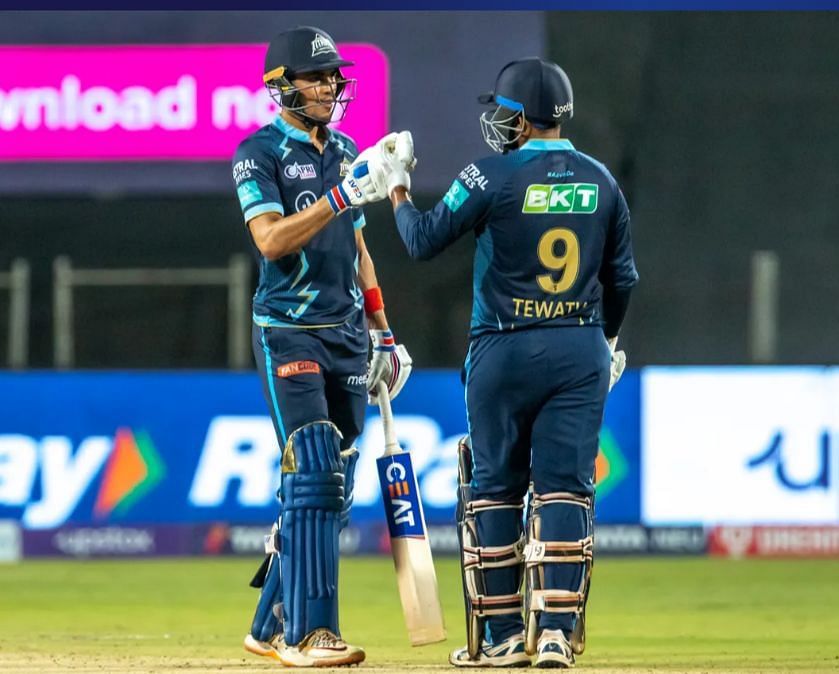 शुभमन गिल और राहुल तेवतिया बल्लेबाजी के दौरान (Photo Credit - IPLT20)