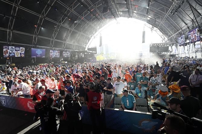 2022 NFL Draft: Projecting Rookie Contracts for the Top 10 Picks