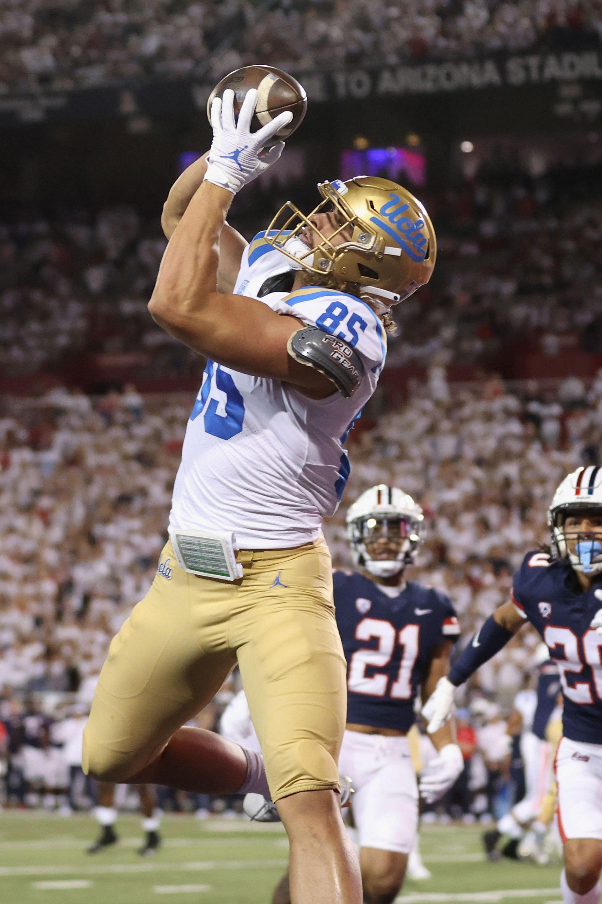 UCLA TE Greg Dulcich drafted by the Denver Broncos in the third round