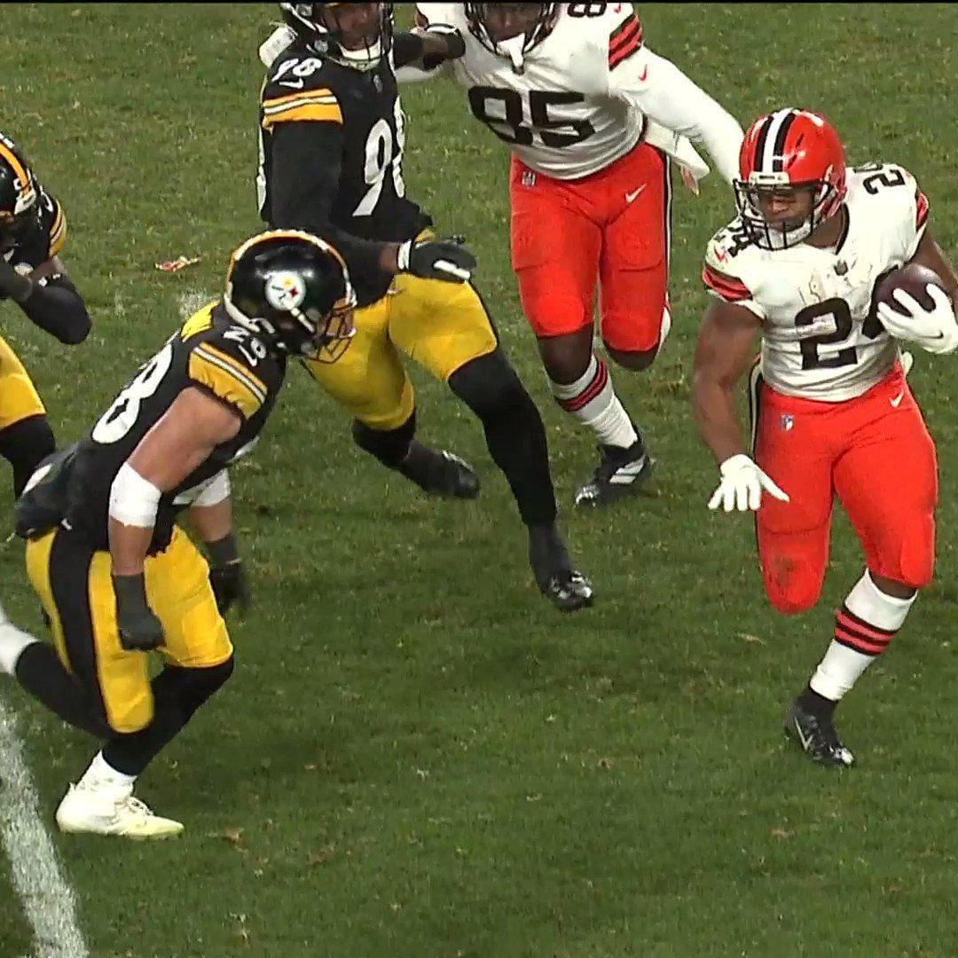 Watch Browns RB Nick Chubb Squat 675 lbs! - Sports4CLE, 5/9/22 