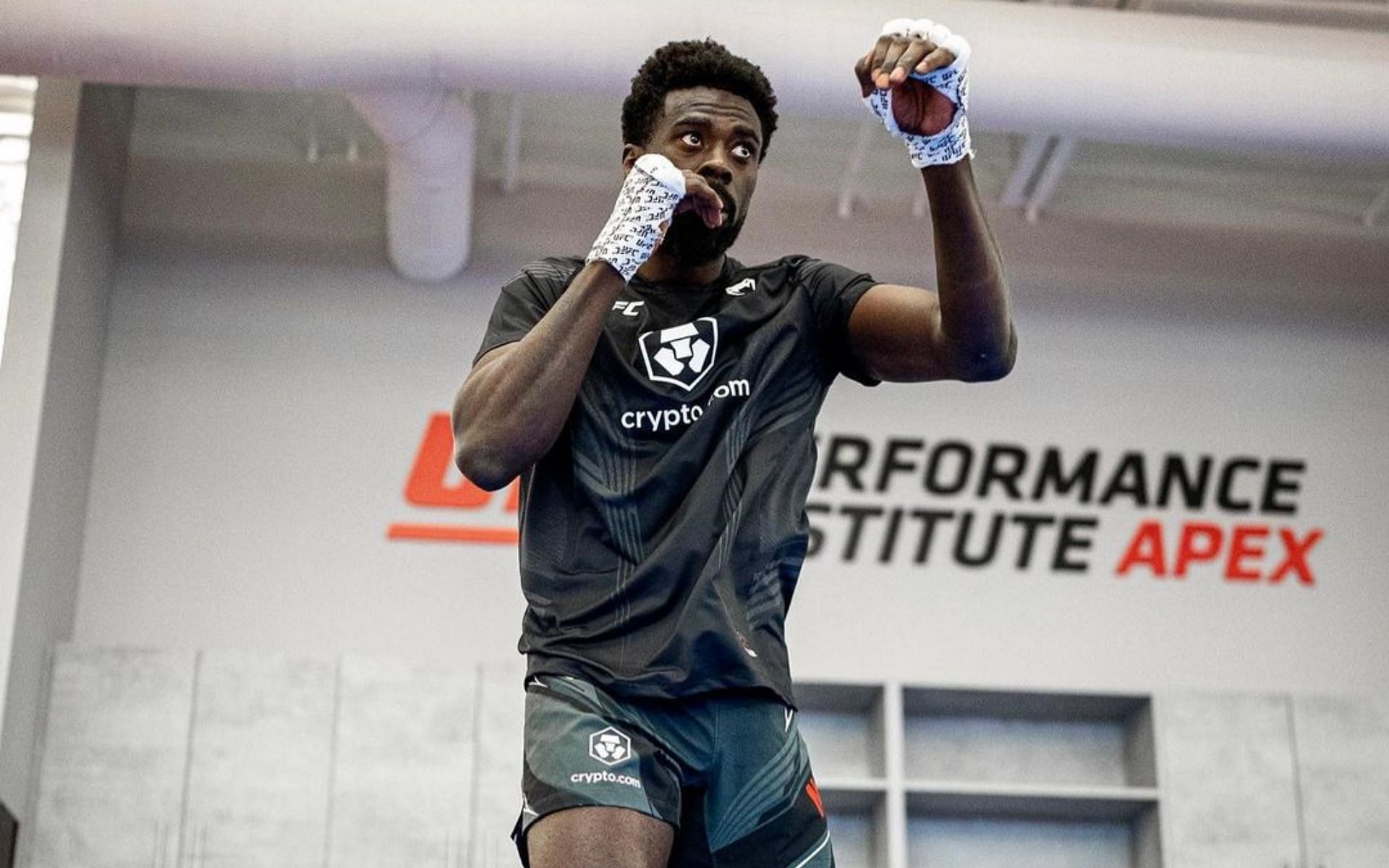 Chidi Njokuani preparing for his bout (Photo from @UFC via Instagram)