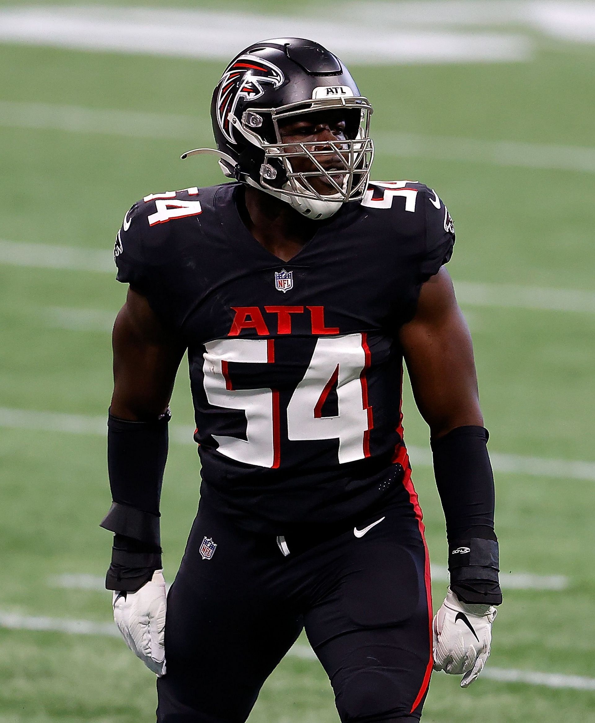 Atlanta Falcons linebacker Foyesade Oluokun