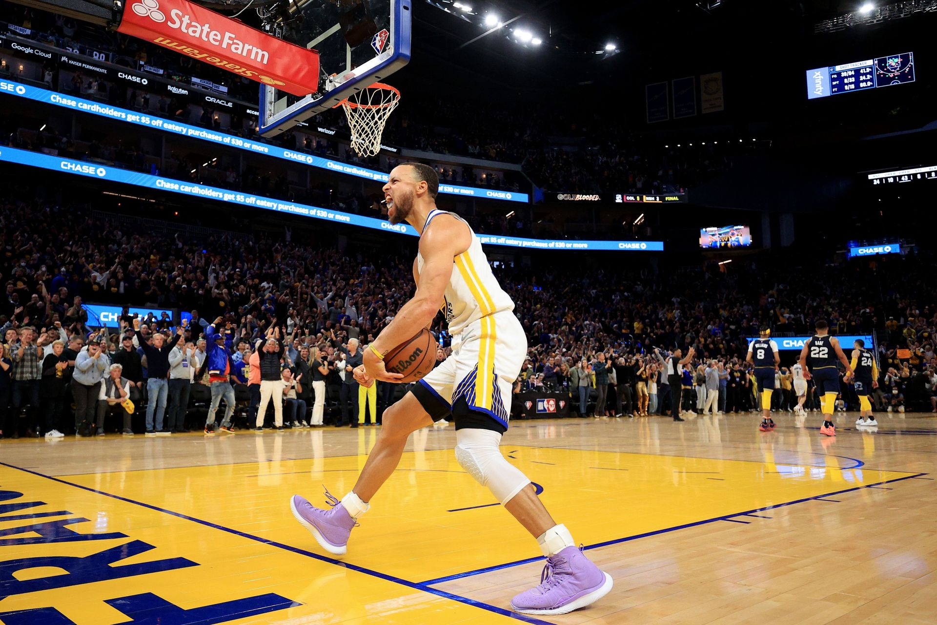 Watch Steph Curry gives a brilliant reaction after being called a “two