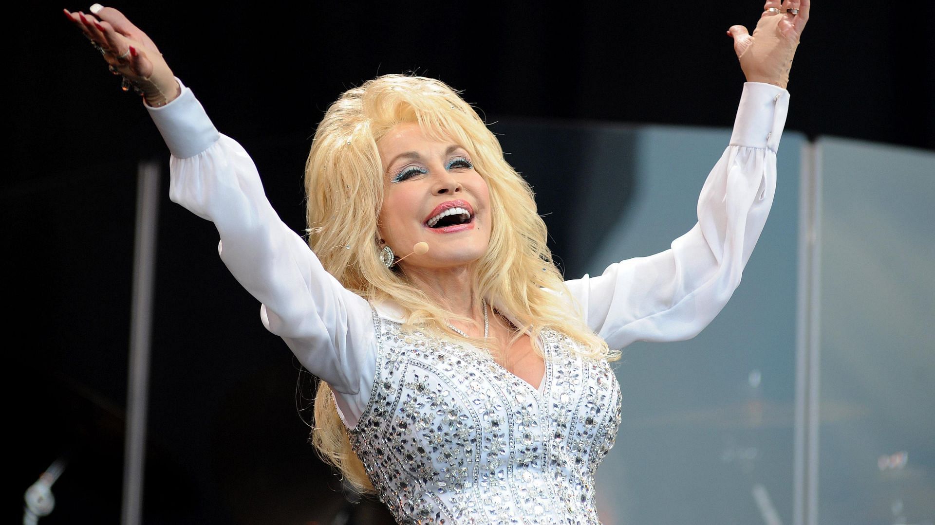 Dolly Parton ( Image via XYZ/ Getty Images)