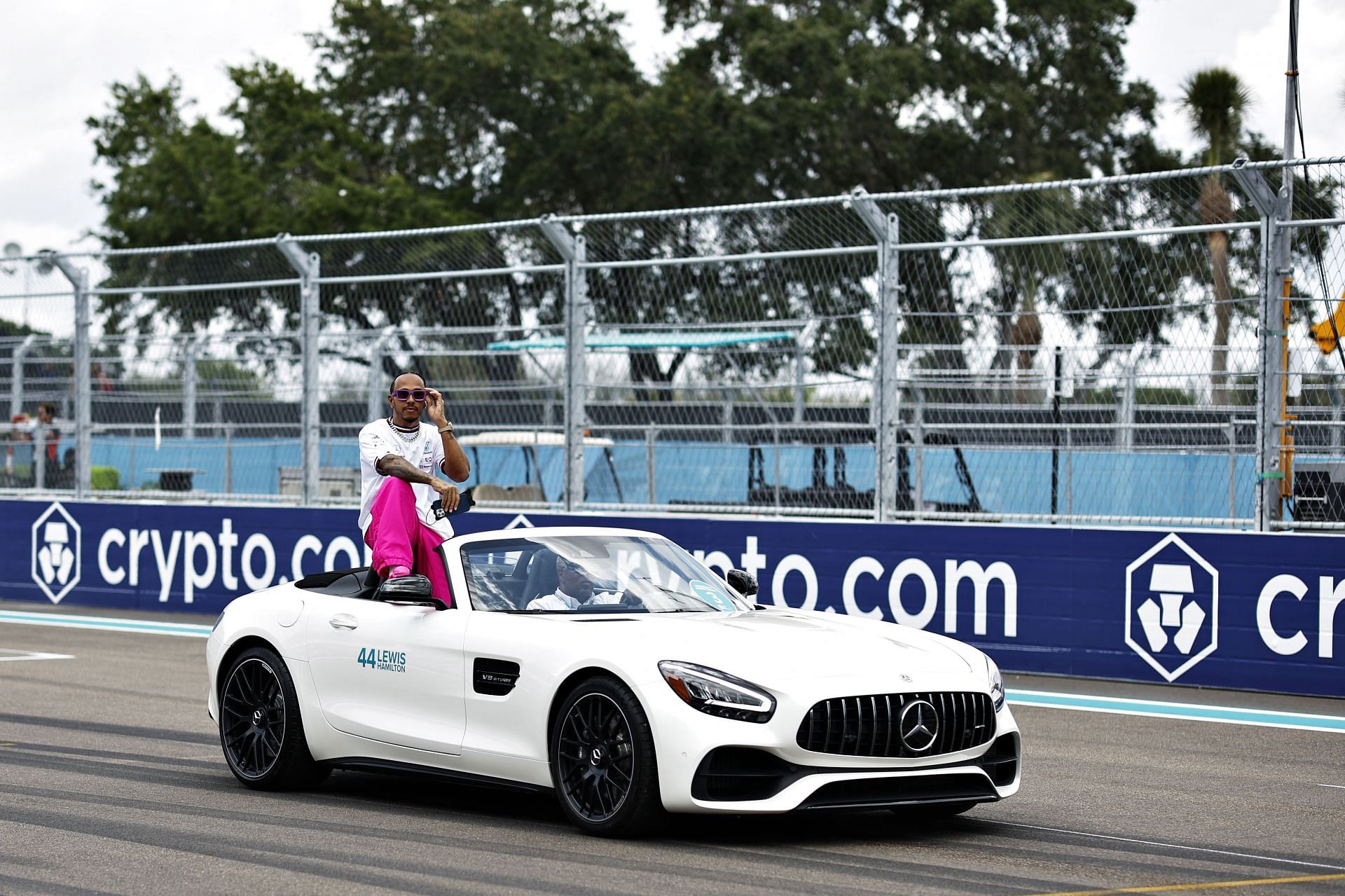 Lewis Hamilton&#039;s off-track focus is costing him against George Russell