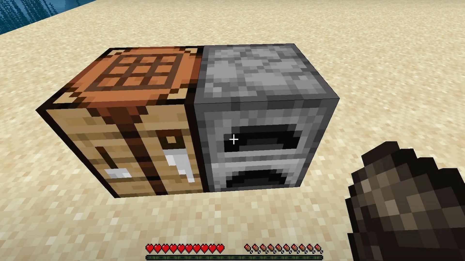 Players can create furnaces and smokers to craft other items (Image via VIPmanYT/YouTube)