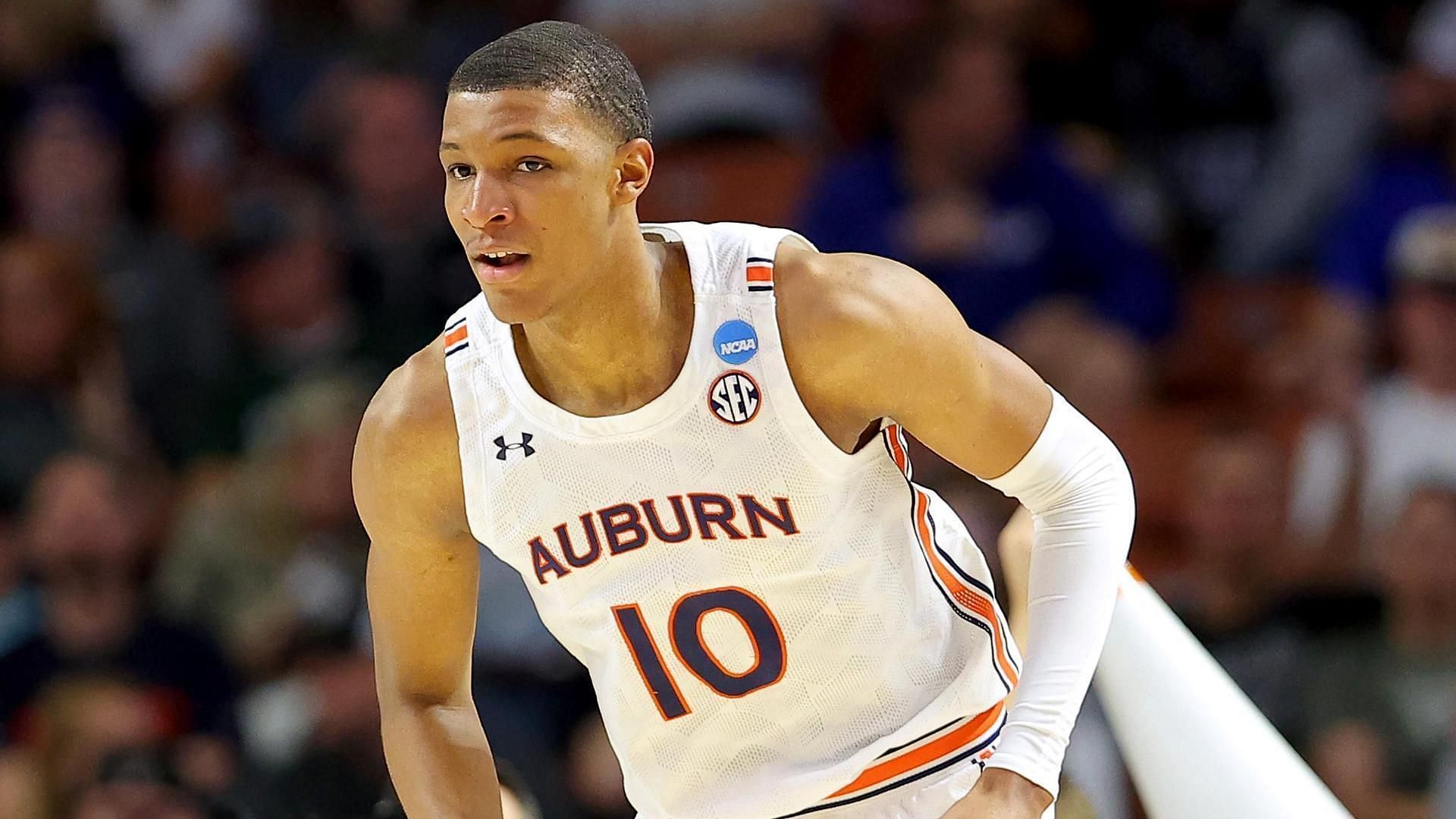 Auburn Tigers freshman Jabari Smith Jr. is heating up in NBA draft circles