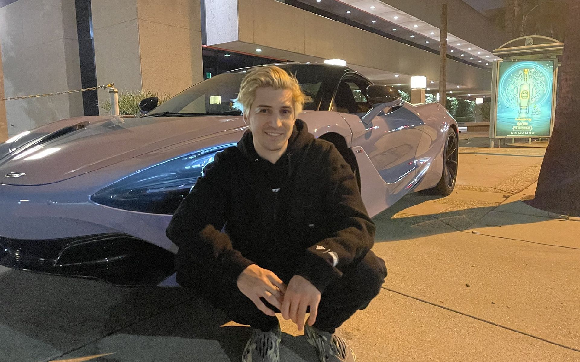 xQc provides a reason for not accepting mobile gaming sponsorships (Image via xQc/Twitter)