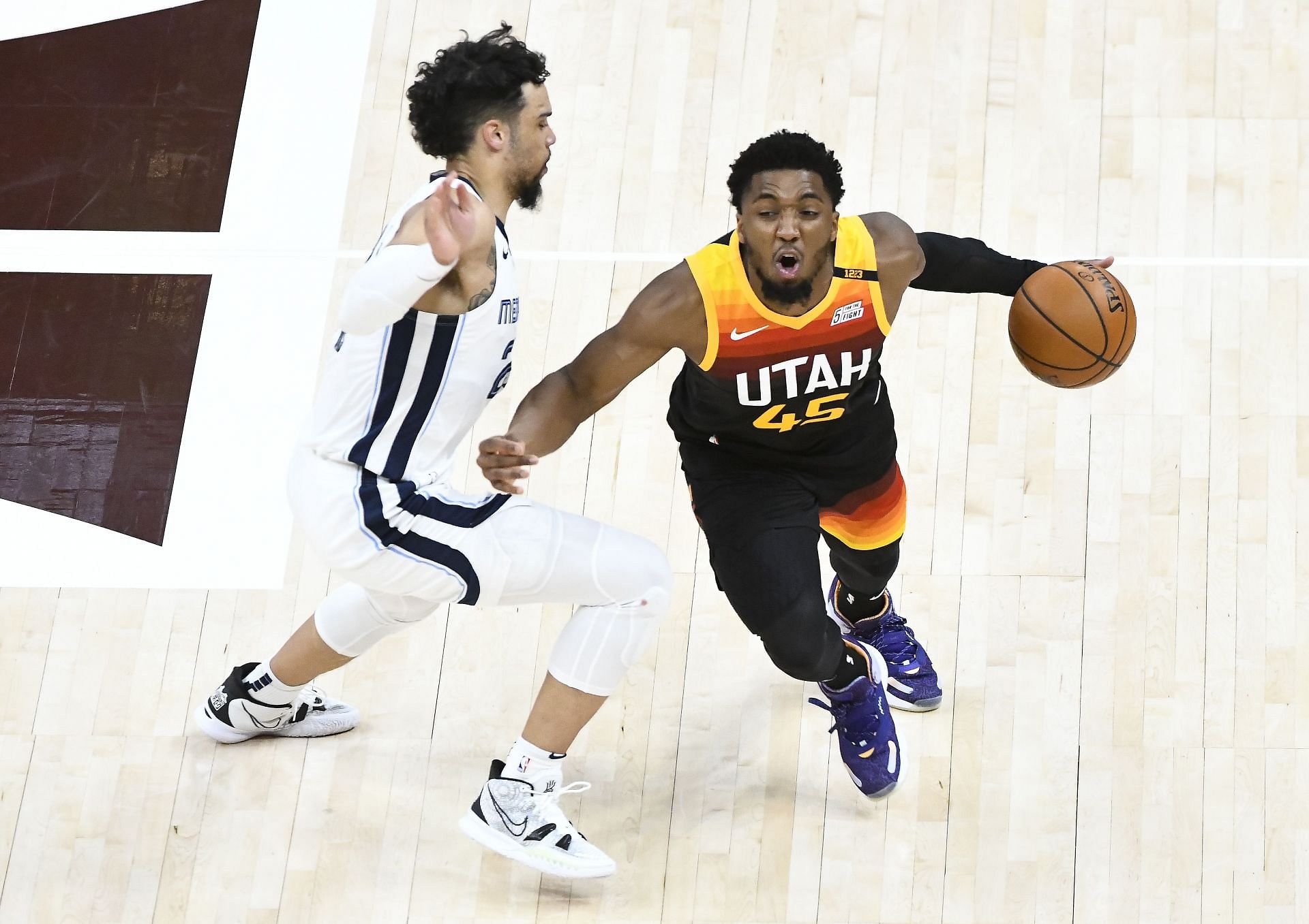 Dillon Brooks guards Donovan Mitchell