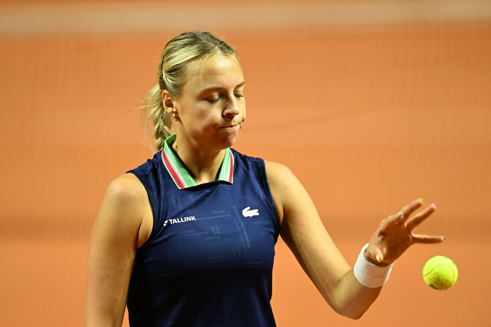 Anett Kontaveit at the 2022 Porsche Tennis Grand Prix in Stuttgart.