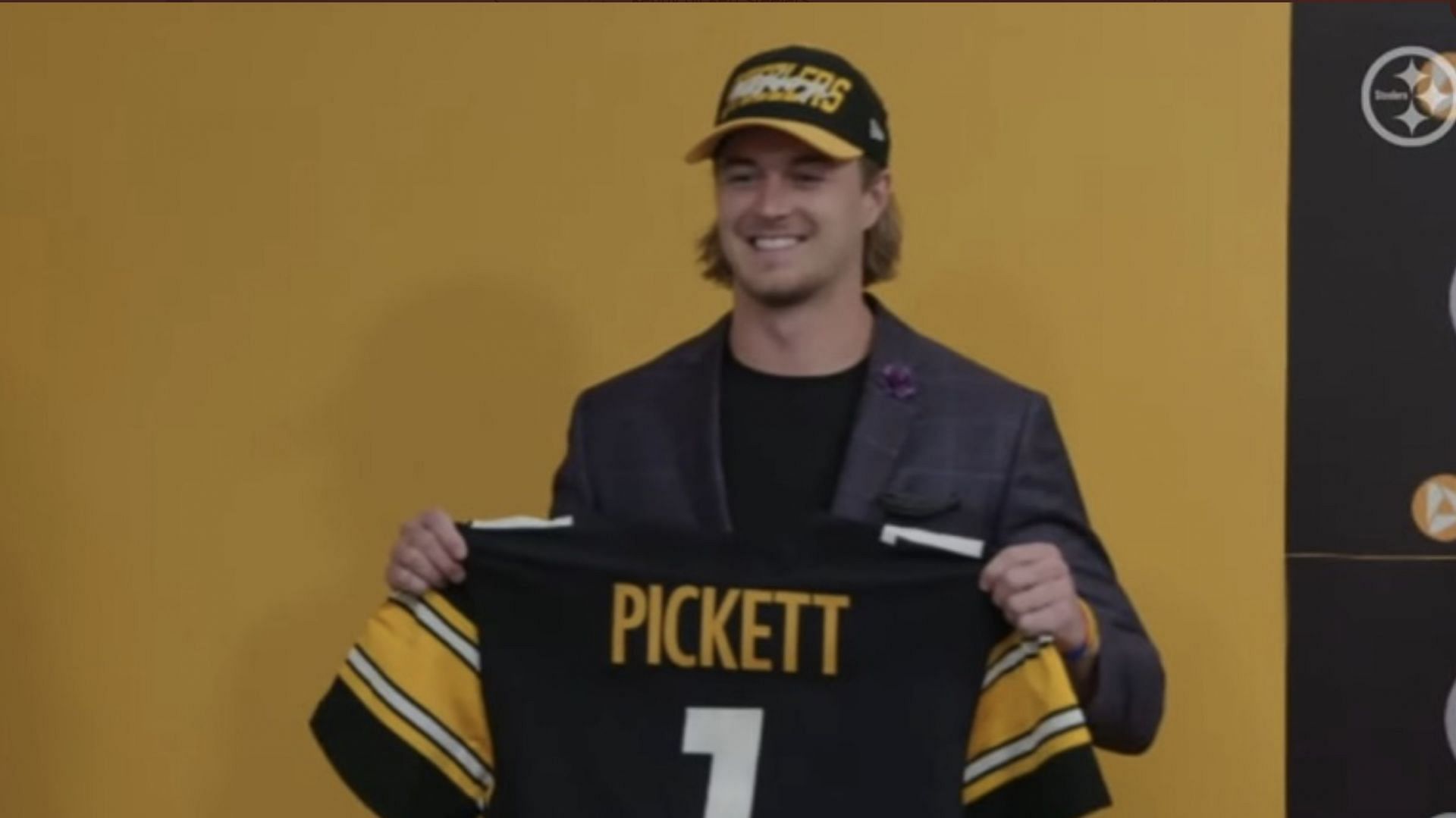 Pittsburgh Steelers quarterback Kenny Pickett (Courtesy of Alex Koroxa&#039;s Twitter account)