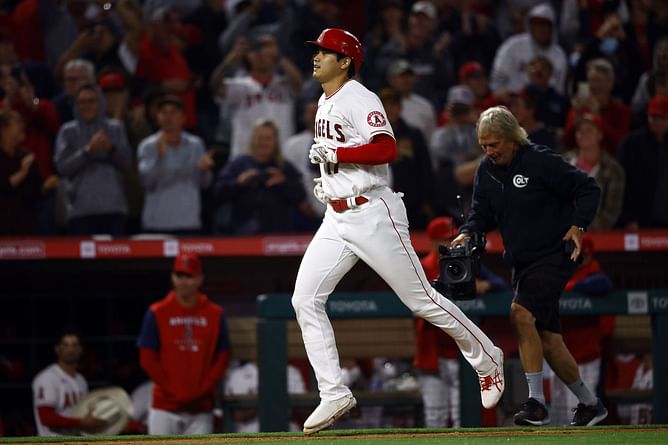 "Witnessing Mike Trout and Shohei Ohtani going back to back on consecutive swings feels like the stuff you tell your grandkids about when you’re 90" - MLB analyst Jared Carrabis perfectly summarized an epic sequence of play from Los Angeles Angels top-duo of Shohei Ohtani and Mike Trout