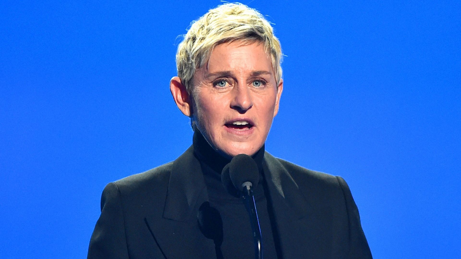 Ellen DeGeneres started hosting her talk show in 2003 (Image via Getty Images/Alberto Rodriguez)