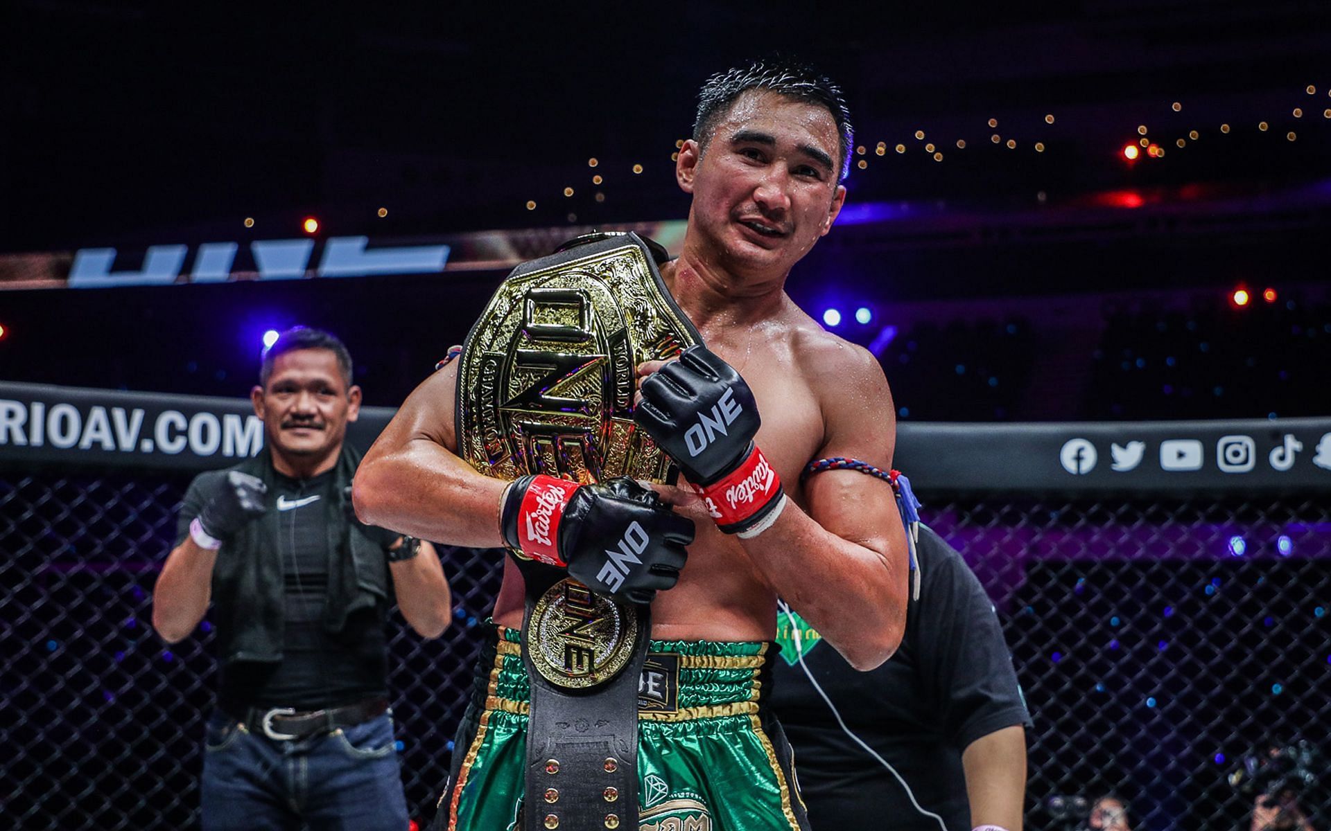 Petchmorakot Petchyindee was confident he will be declared the victor over Jimmy Vienot. | [Photo: ONE Championship]