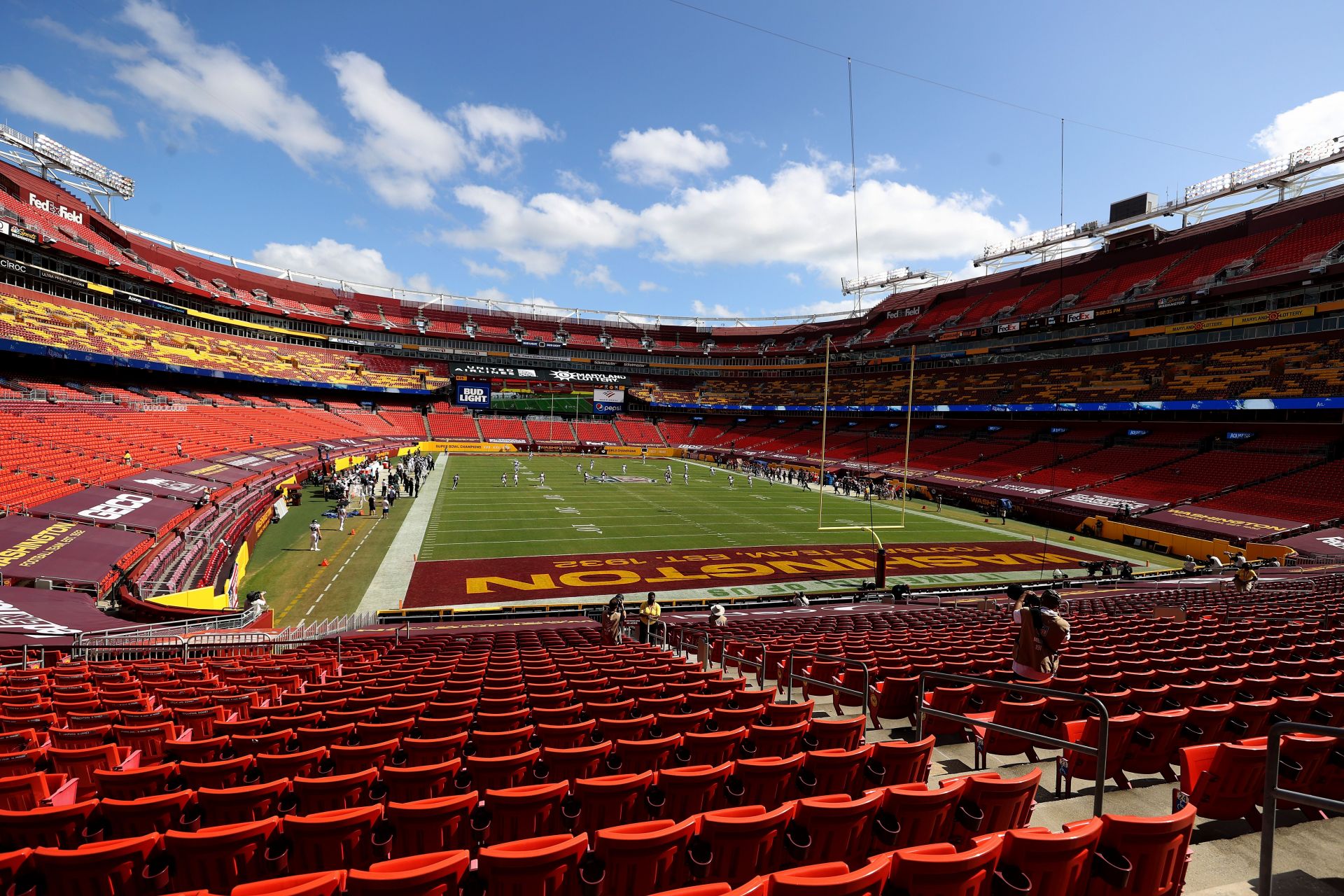 Washington bans headdresses, face paint at FedEx Field in new fan policies  - Washington Times