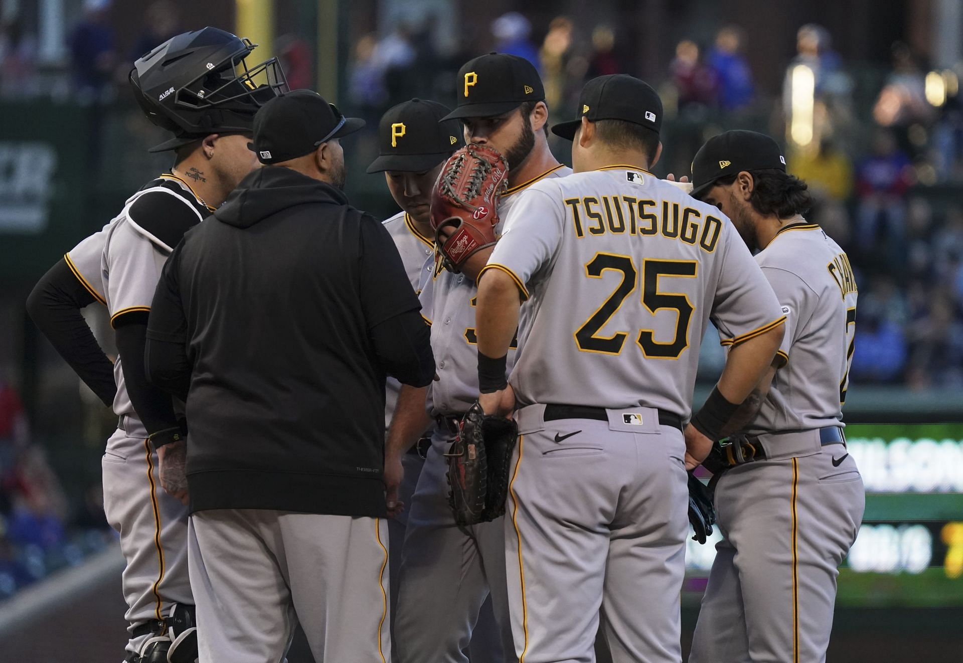 Pittsburgh Pirates discussing on the mound