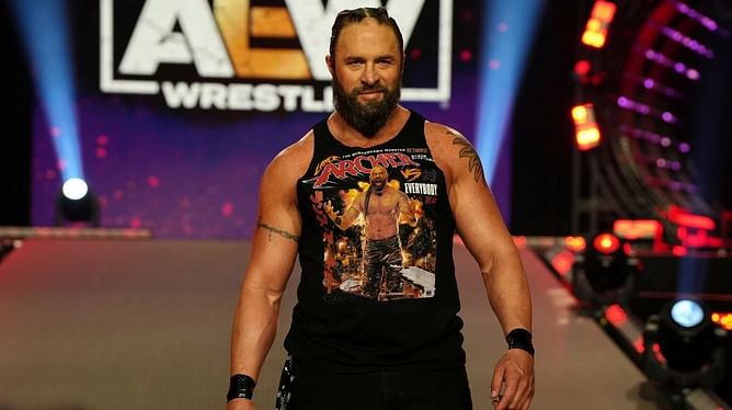 AEW star Lance Archer makes his commentary debut at an MMA event