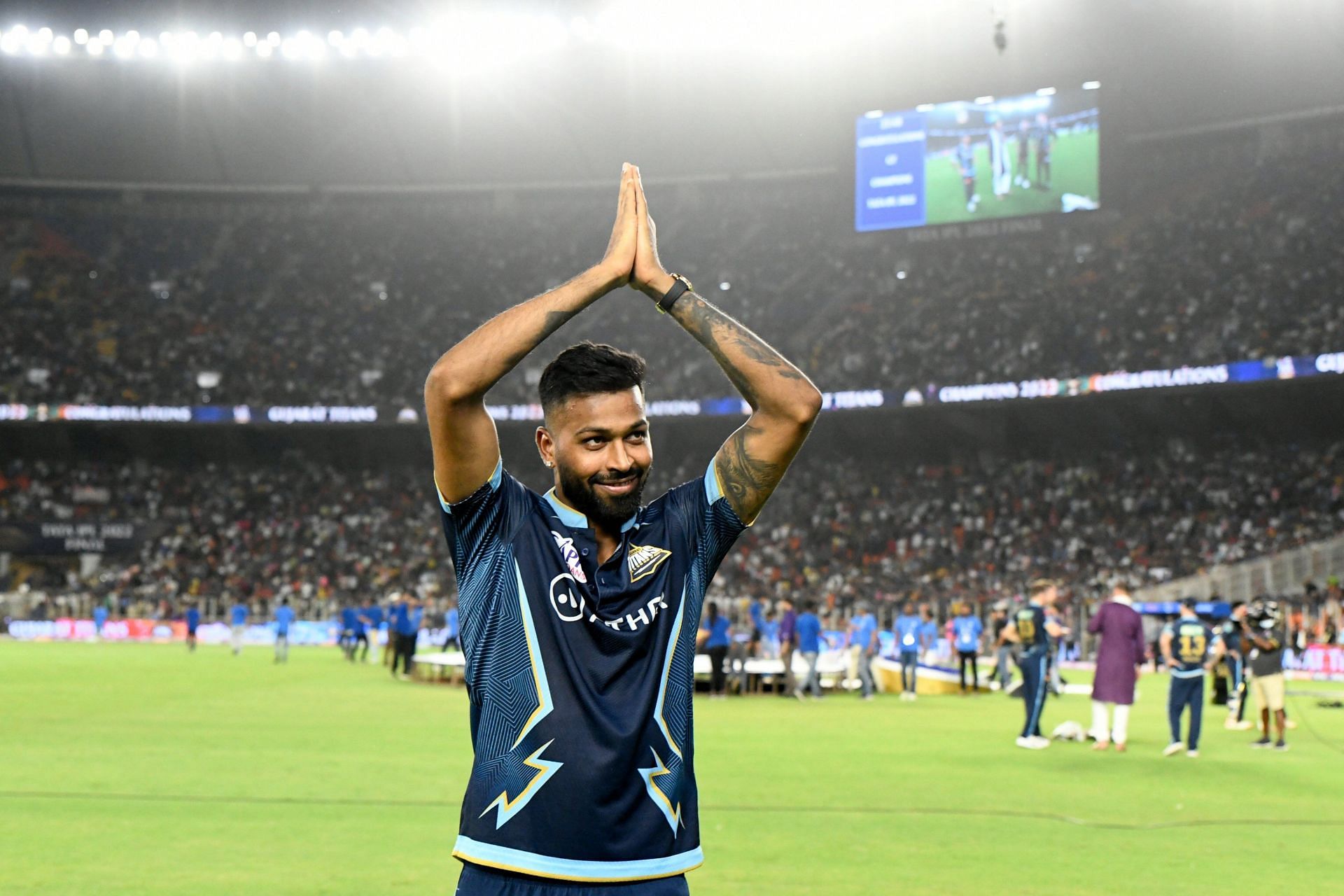 Hardik Pandya acknowledges the Motera crowd after leading GT to IPL victory in their maiden season [Credits: IPL]
