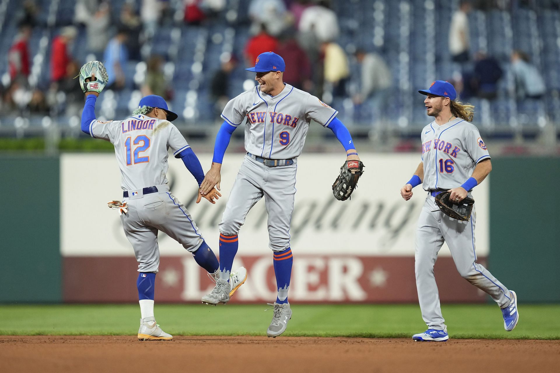 MLB 2022 - New York Mets scored 7 runs in the ninth inning to defeat the Philadelphia Phillies 8-7 on May 6
