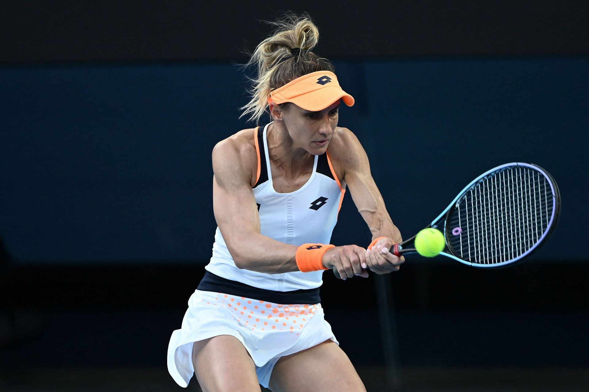 Lesia Tsurenko in action at the 2022 Australian Open