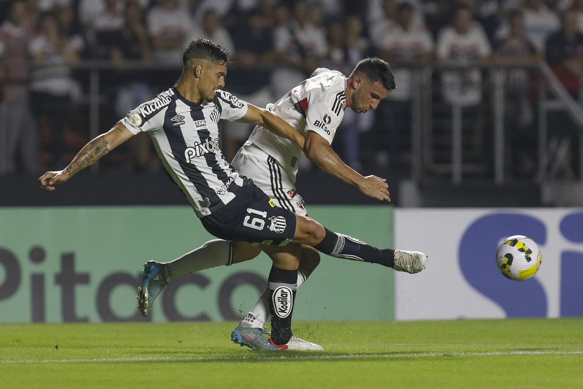 Sao Paulo v Santos - Brasileirao 2022