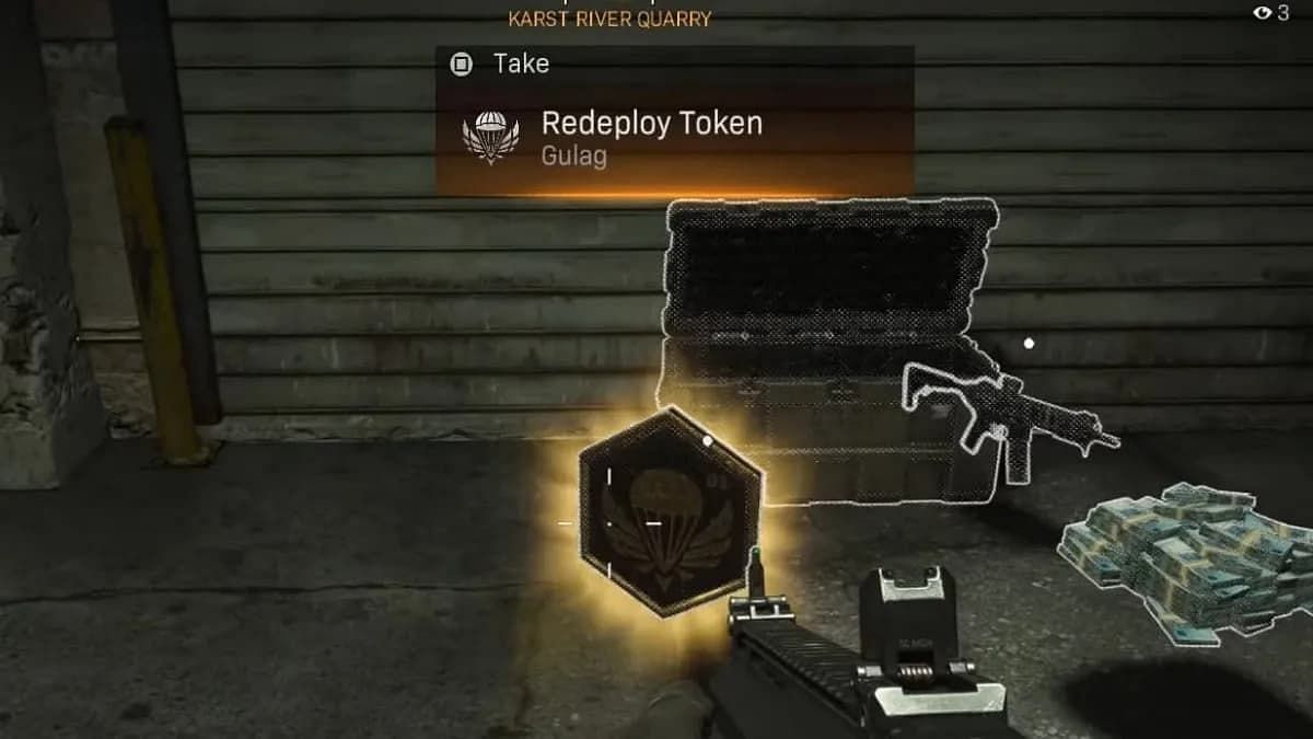 A lucky player finds a Redeploy Extraction Token in COD: Warzone (Image via Activision)