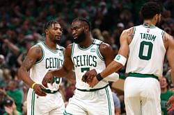 "Jaylen Brown gotta be the best player in NBA history who doesn’t know how to dribble" "Jayson Tatum just playing like a 2 pack of a** tonight" - NBA world shreds Boston Celtics to pieces after they concede home court to Miami Heat in Game 3
