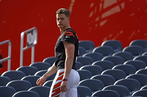 Cincinnati Bengals quarterback Joe Burrow warming up before an NFL game