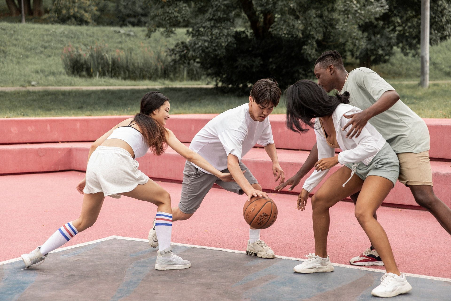 Safe exercises for teens. (Image via Pexels/Photo by Monstera)