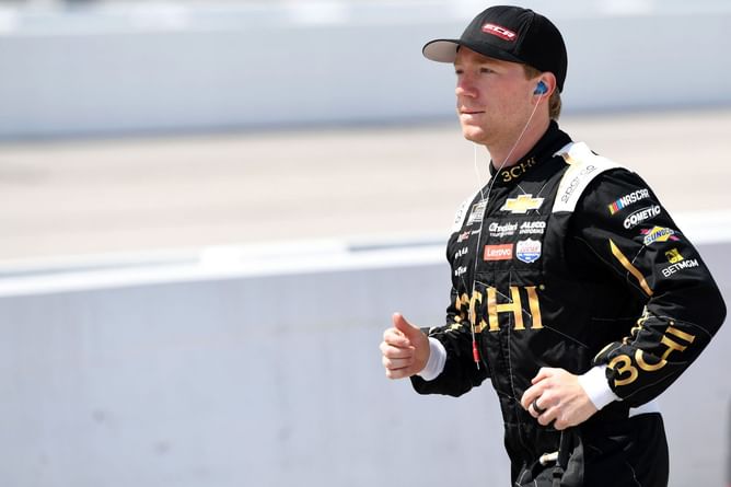"You let your guard down for one second and your whole day can change" - Tyler Reddick calls Darlington Raceway 'a frustrating place' to race