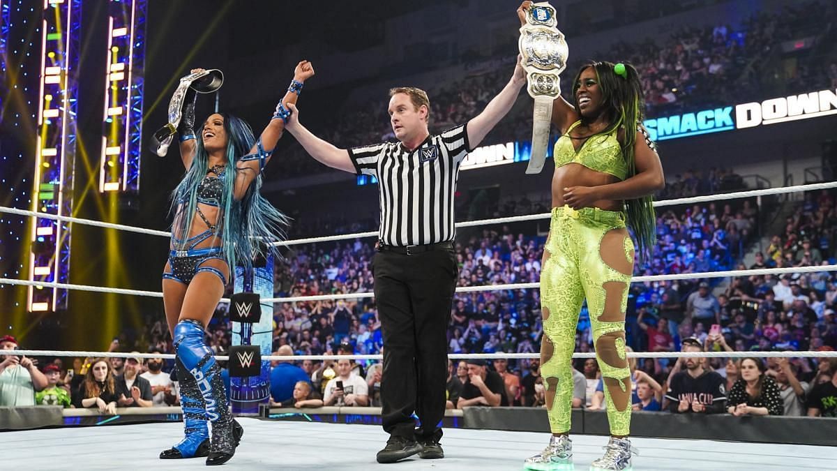 Sasha Banks and Naomi successfully defended their tag team titles on SmackDown!