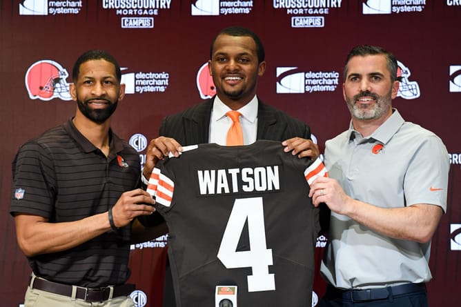 "One year is my prediction" - NFL fans react to news of Deshaun Watson meeting league officials amid rumors of suspension