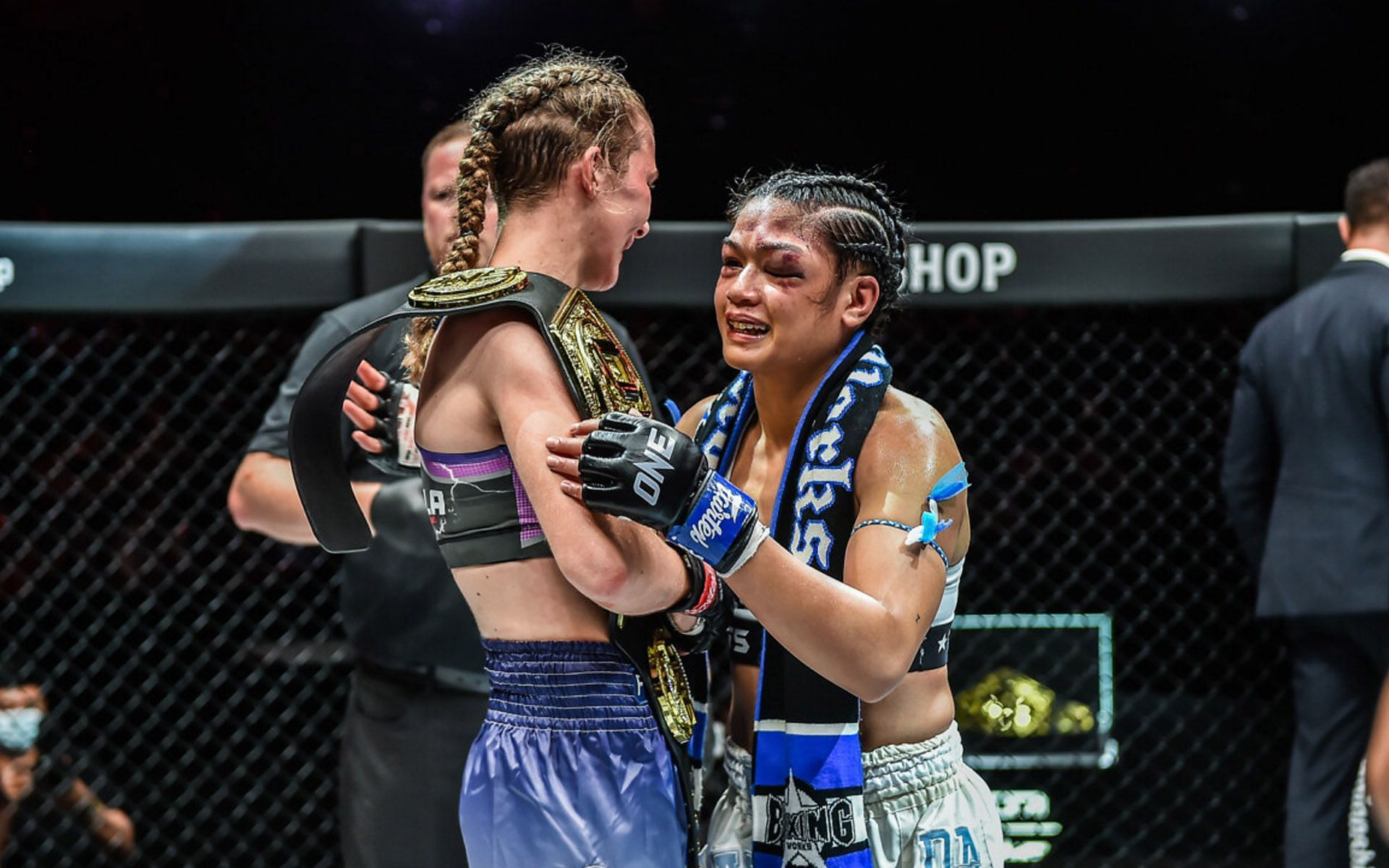 Jackie Buntan (R) congratulates Smilla Sundell (L) after their world title bout at ONE 156. | [Photo: ONE Championship]