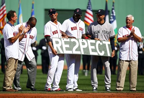 David Ortiz gifting Derek Jeter a sign in 2014, the year Jeter retired