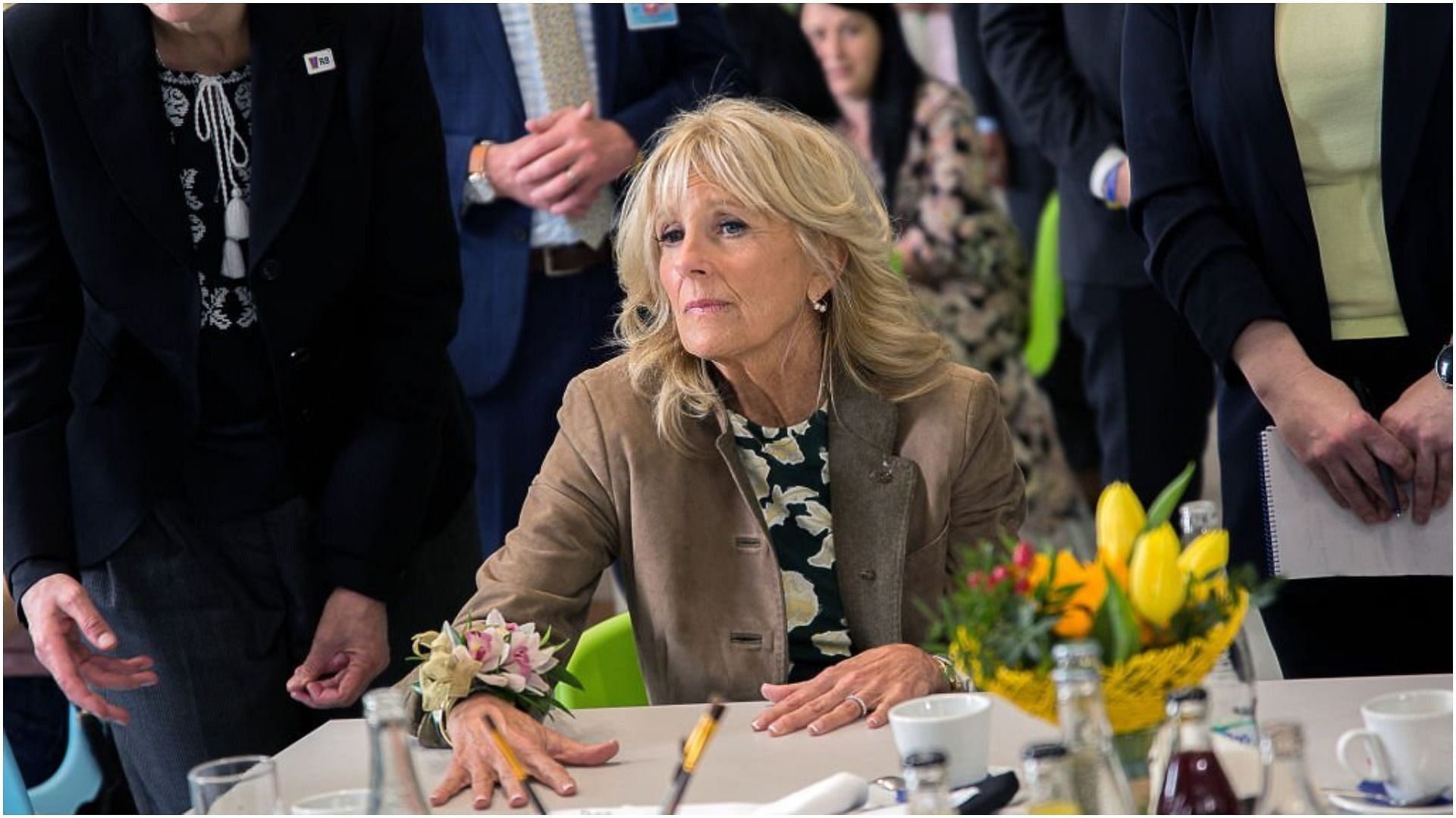 Jill Biden showed her support for the Ukrainian people and visited a school that is currently a temporary shelter (Image via Zuzana Gogova/Getty Images)
